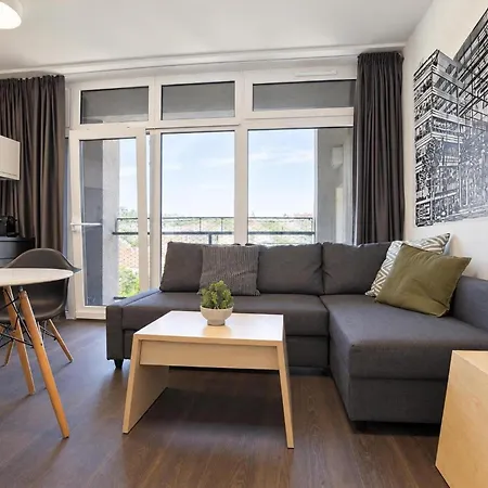 Apartmán With Balcony And Slavin View *